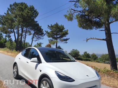Tesla Model Y SR RWD