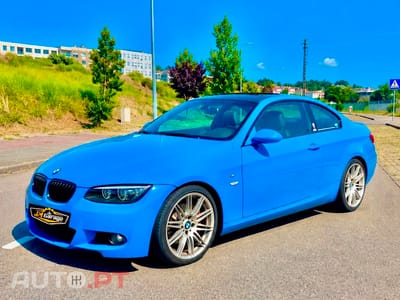 BMW 320 COUPE