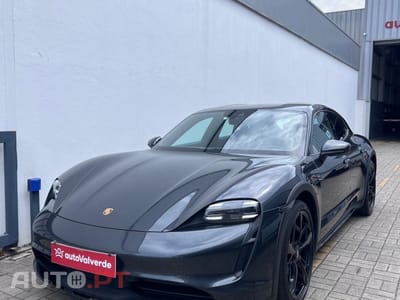 Porsche Taycan 4