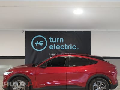 Ford Mustang Mach-E 75.7 kWh Base