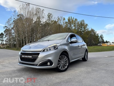 Peugeot 208 1.2 STYLE GPS